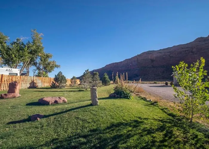 Redrock Moab Tiny House W Large Loft Site 8