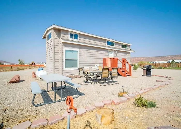 Redrock Moab Tiny House W Large Loft Site 8